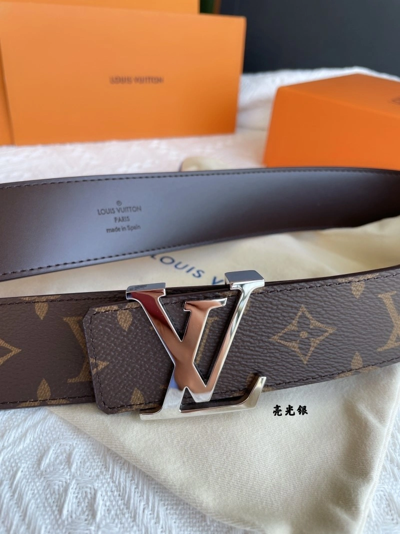 Louis Vuitton Belts ZipUp 299786