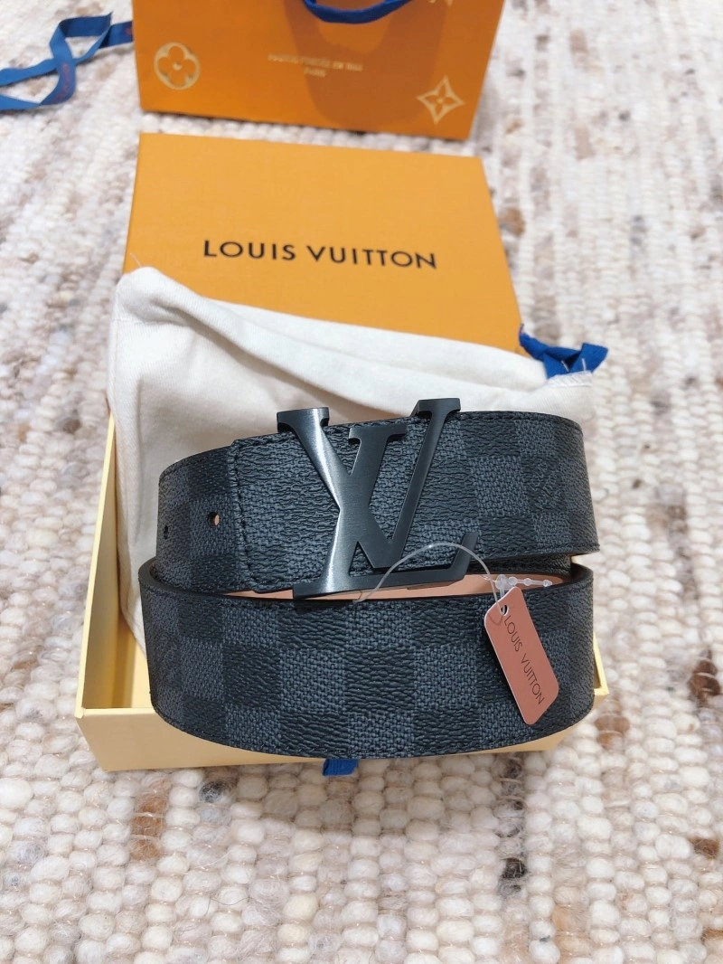 Functional Louis Vuitton Belts 298920
