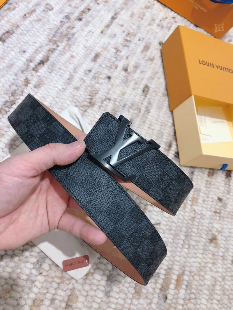 Functional Louis Vuitton Belts 298920