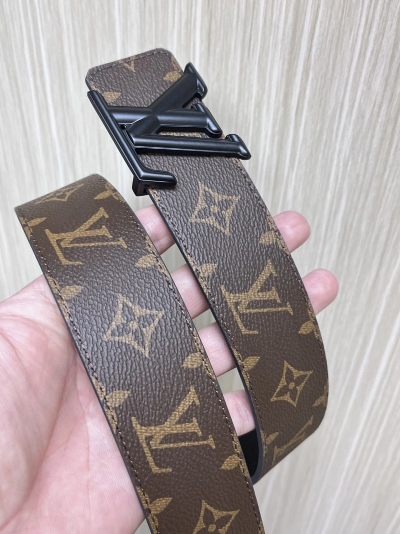 Supportive Louis Vuitton Belts 298844