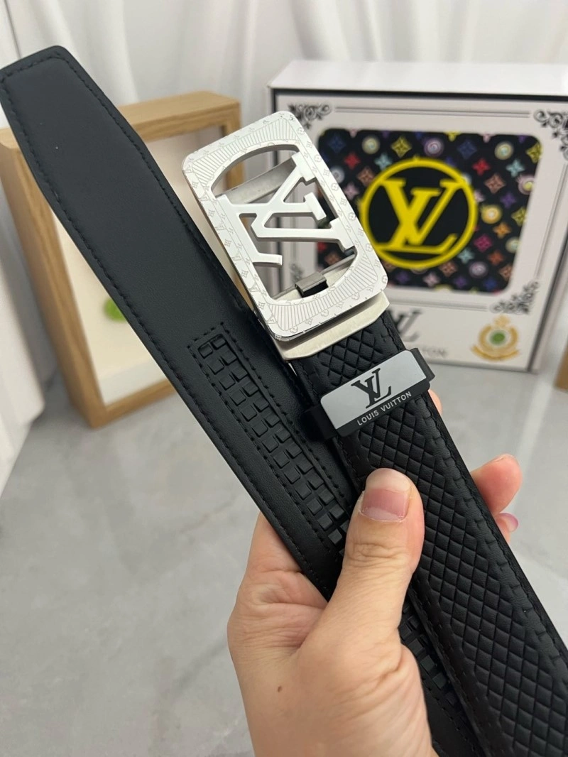 Louis Vuitton Belts Durable 298631