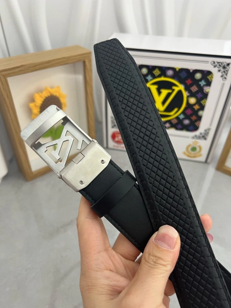 Louis Vuitton Belts Durable 298631