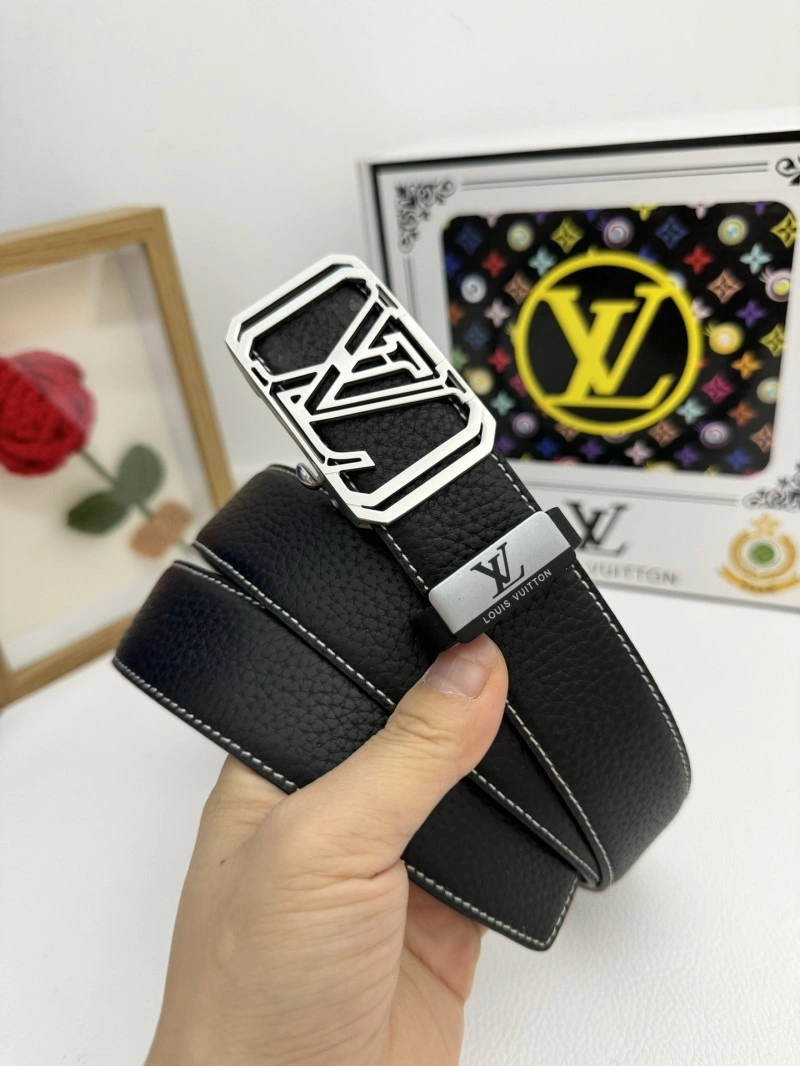 Minimalist Louis Vuitton Belts 298604