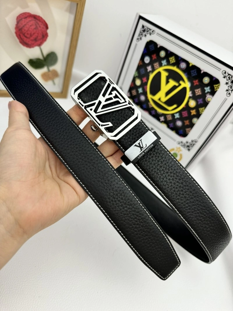 Minimalist Louis Vuitton Belts 298604