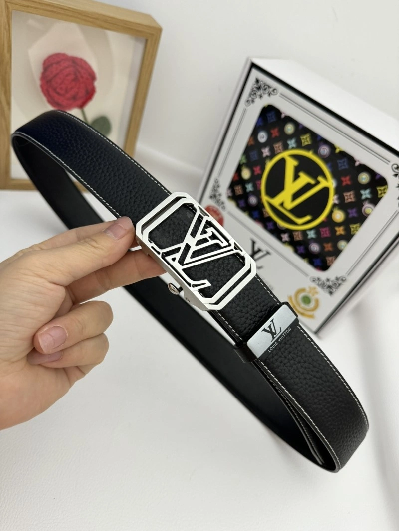 Minimalist Louis Vuitton Belts 298604