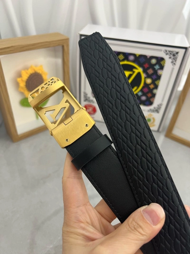 Modern Louis Vuitton Belts 298200