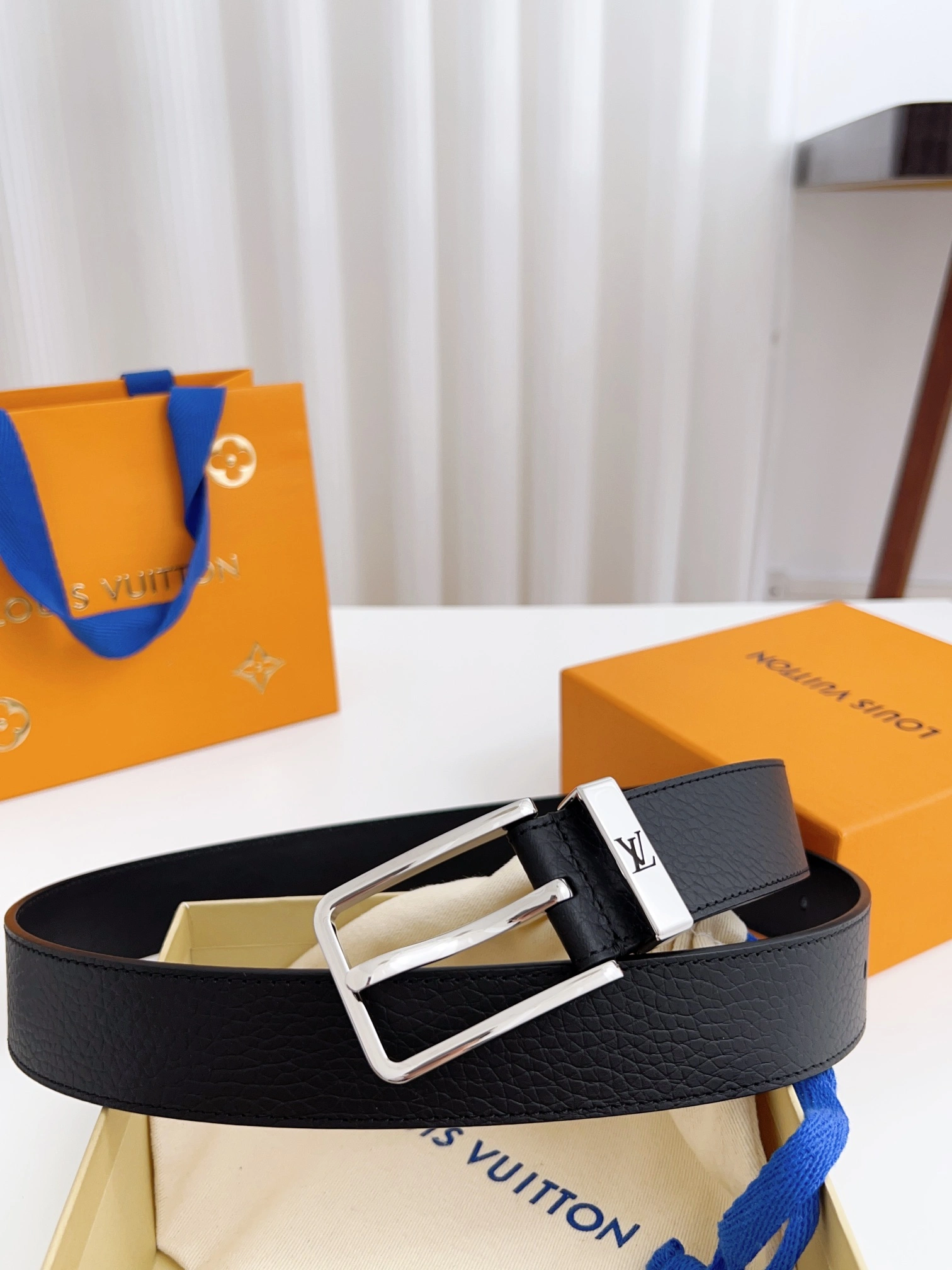 Louis Vuitton Belts Durable 298142