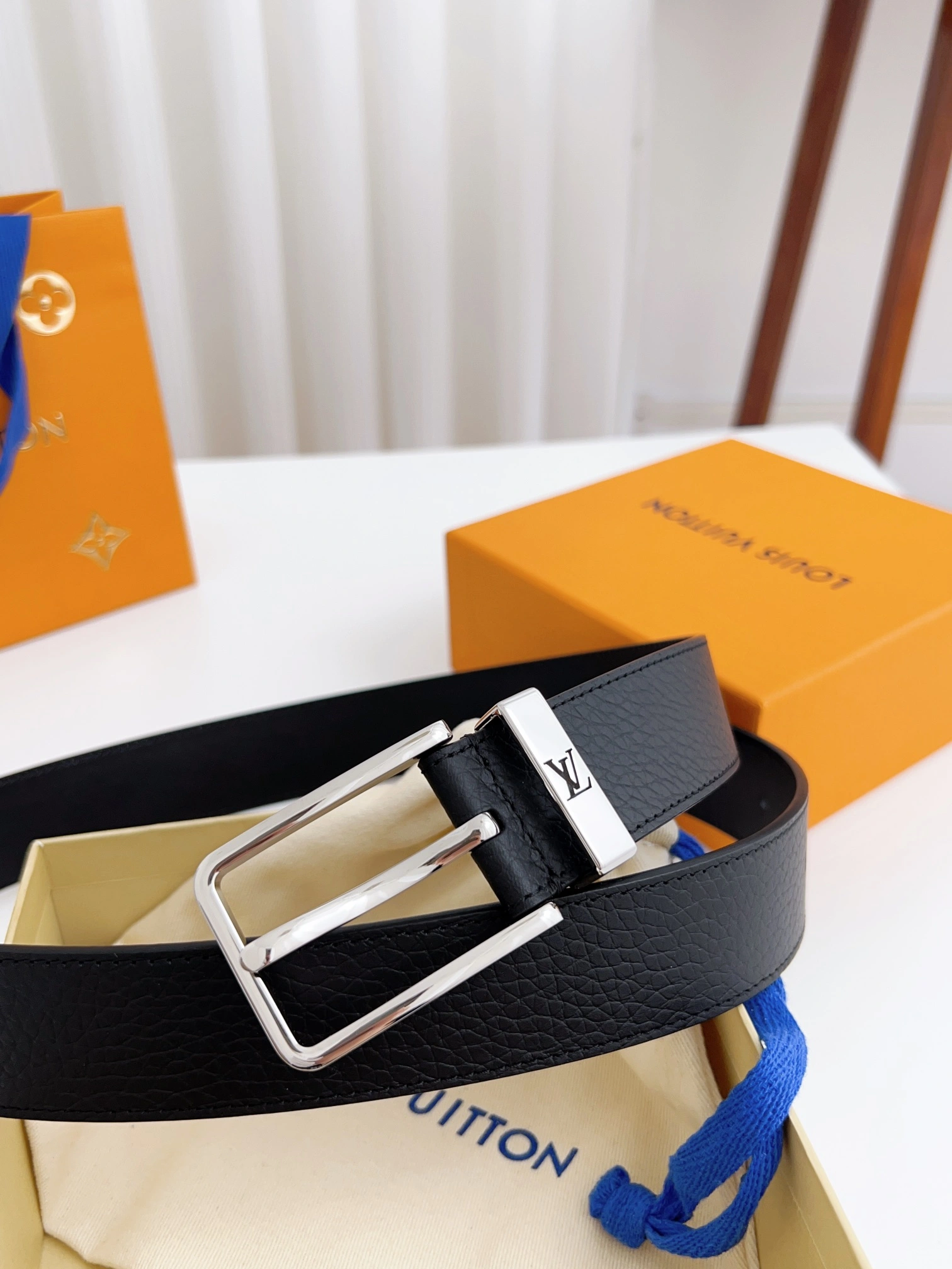 Louis Vuitton Belts Durable 298142