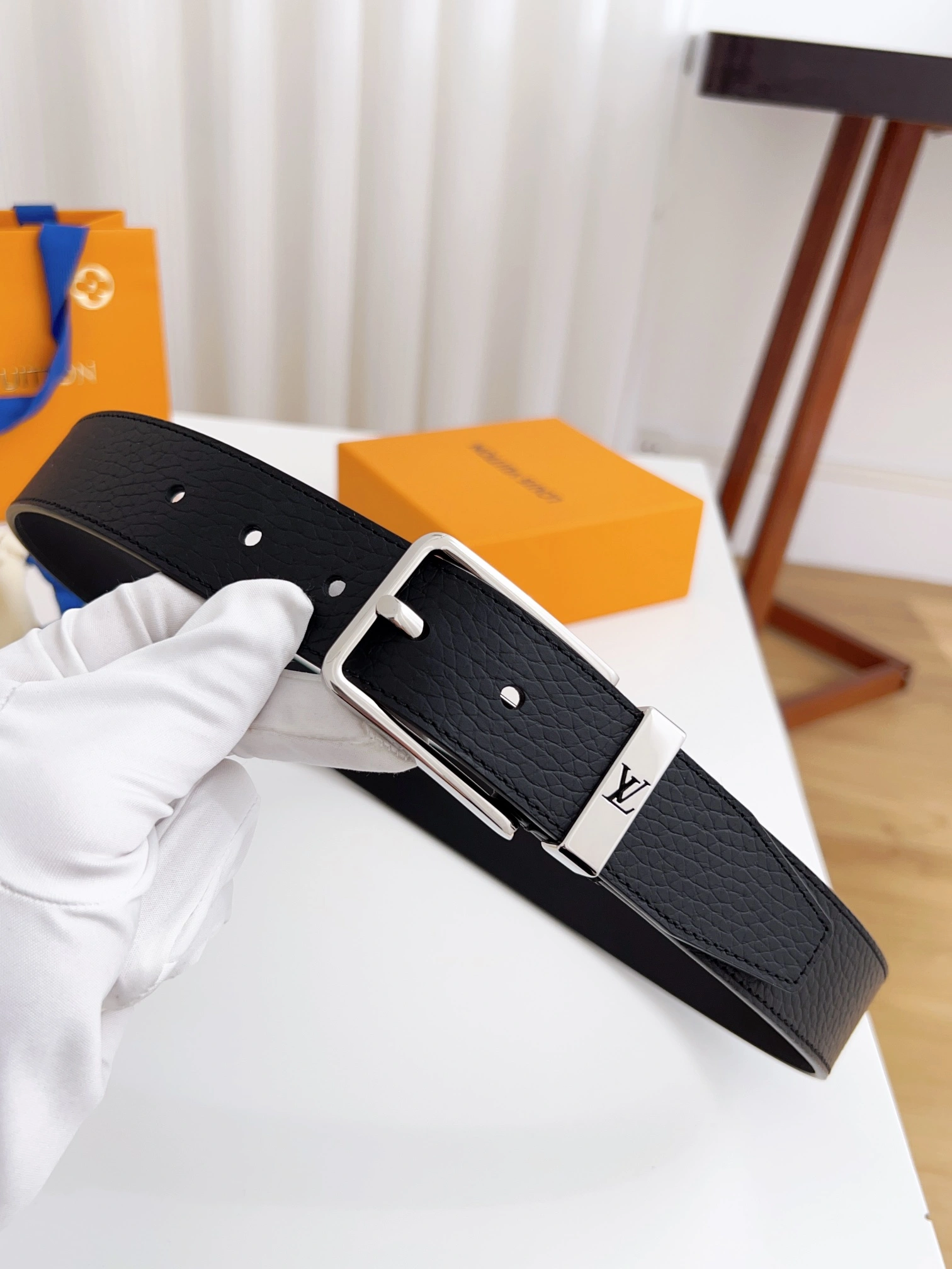 Louis Vuitton Belts Durable 298142