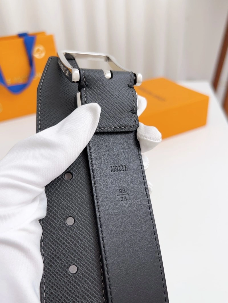 Refined Louis Vuitton Belts 298141