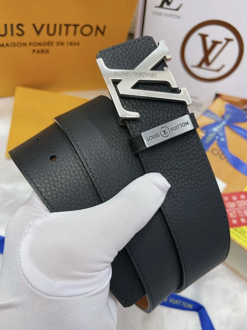 Vibrant Louis Vuitton Belts 298078