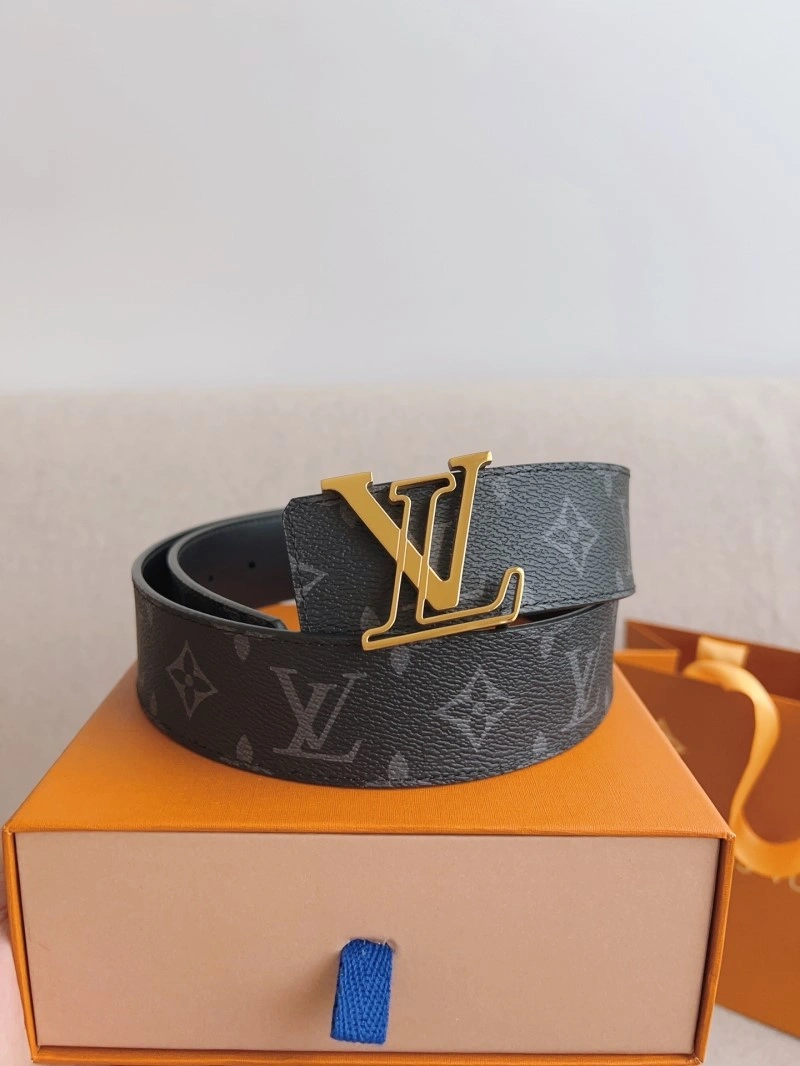 Effortless Louis Vuitton Belts 298081