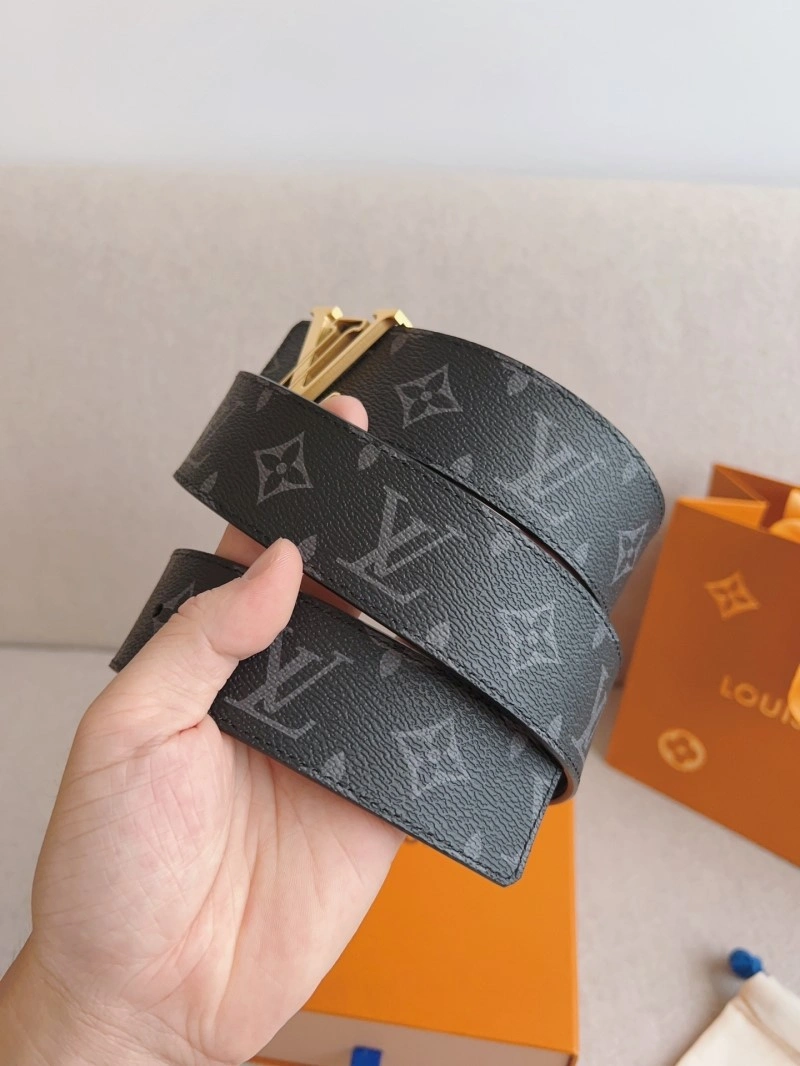 Effortless Louis Vuitton Belts 298081