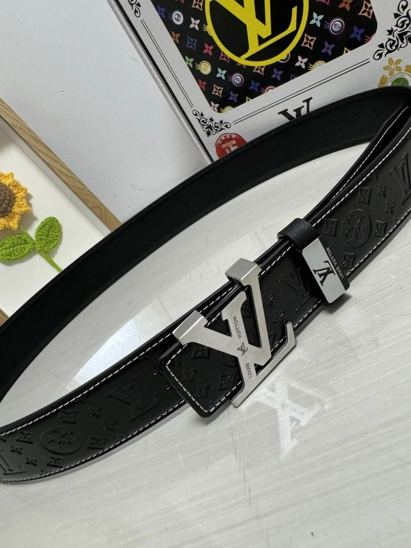 UrbanChic Louis Vuitton Belts 297922