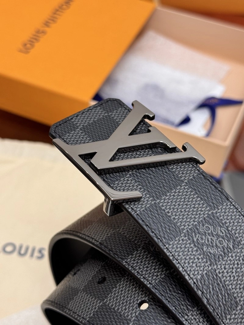 TechFriendly Louis Vuitton Belts 297769