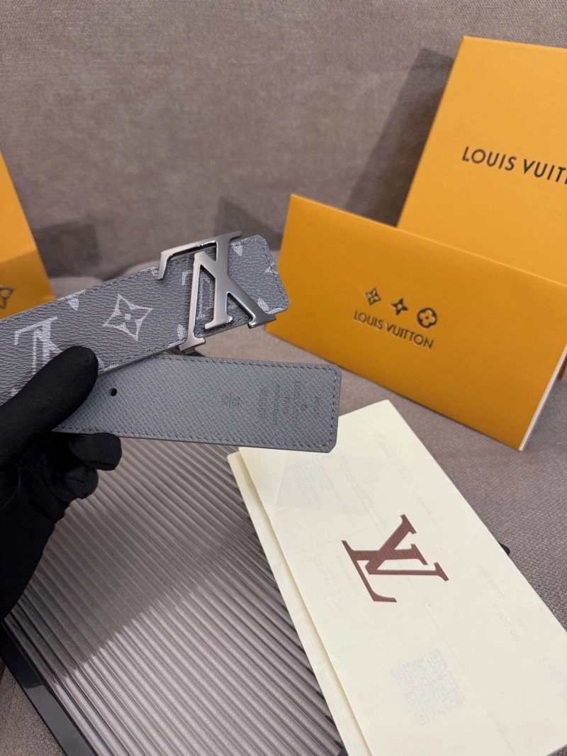 EyeCatching Louis Vuitton Belts 297581