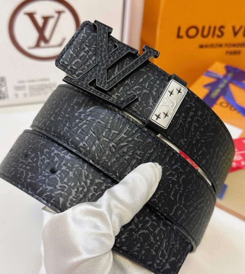 Versatile Louis Vuitton Belts 297547