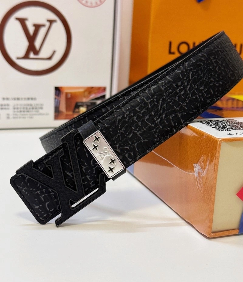 Versatile Louis Vuitton Belts 297547