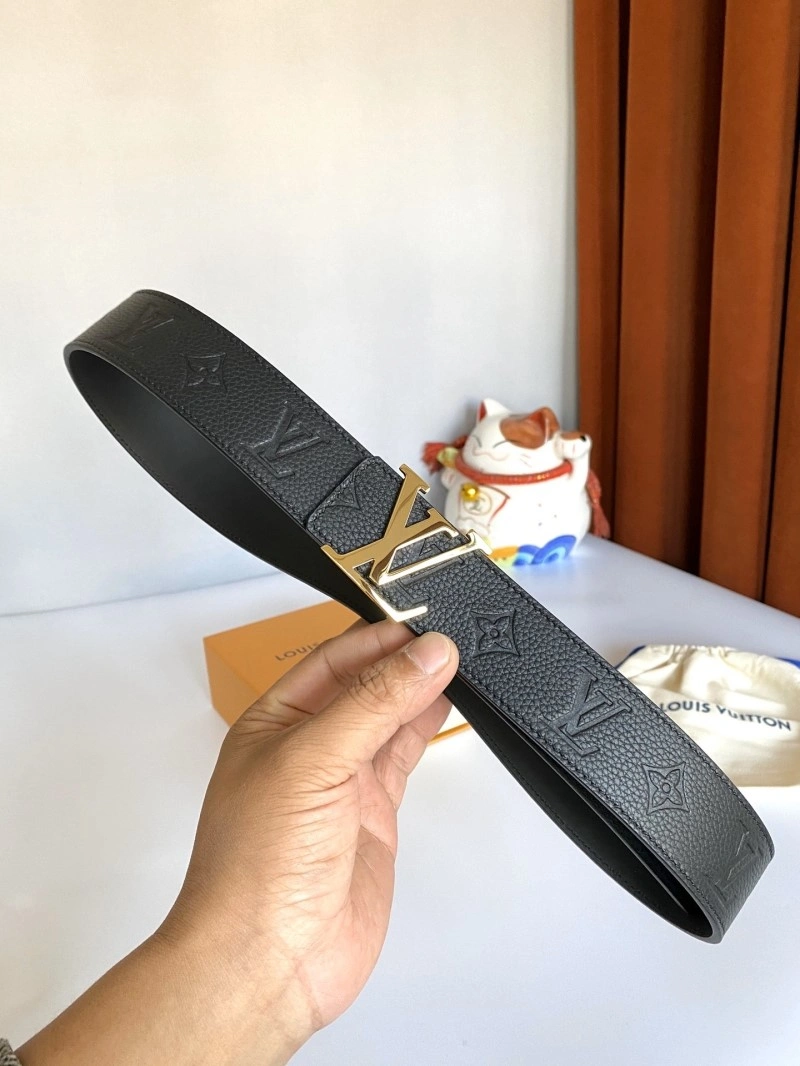 EyeCatching Louis Vuitton Belts 297427