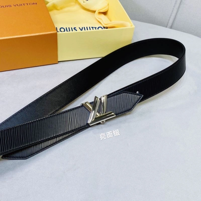 Versatile Louis Vuitton Belts 302272