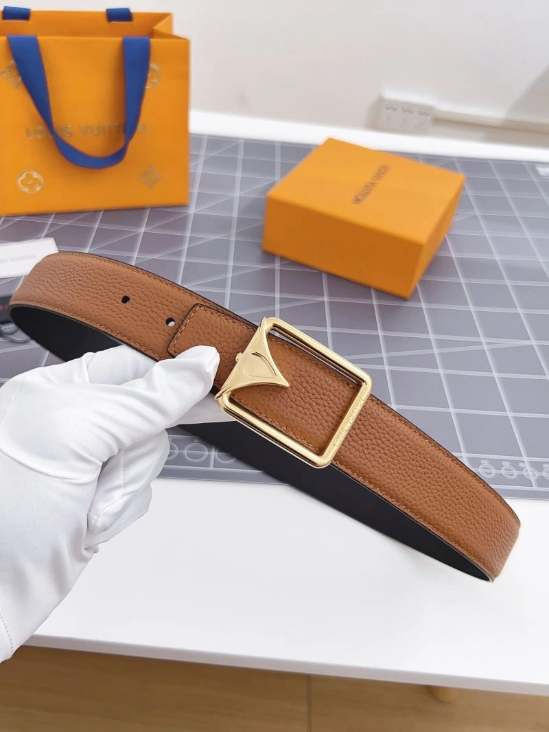 Versatile Louis Vuitton Belts 302158