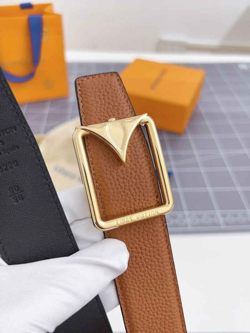 Versatile Louis Vuitton Belts 302158