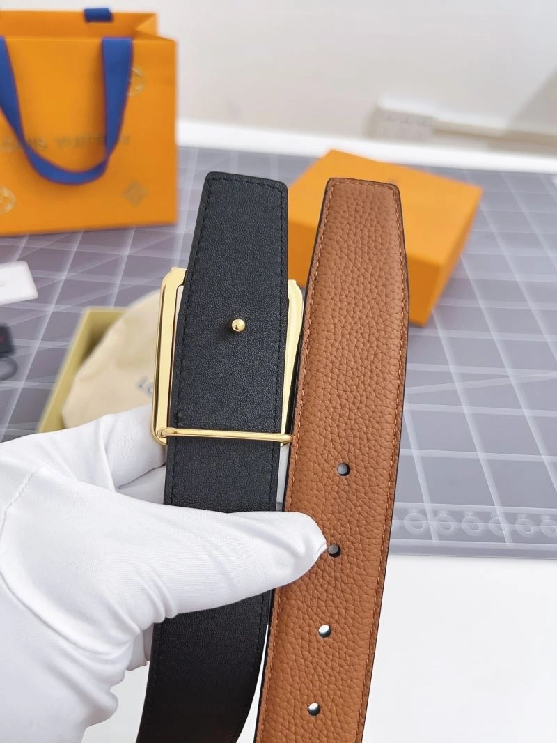 Versatile Louis Vuitton Belts 302158