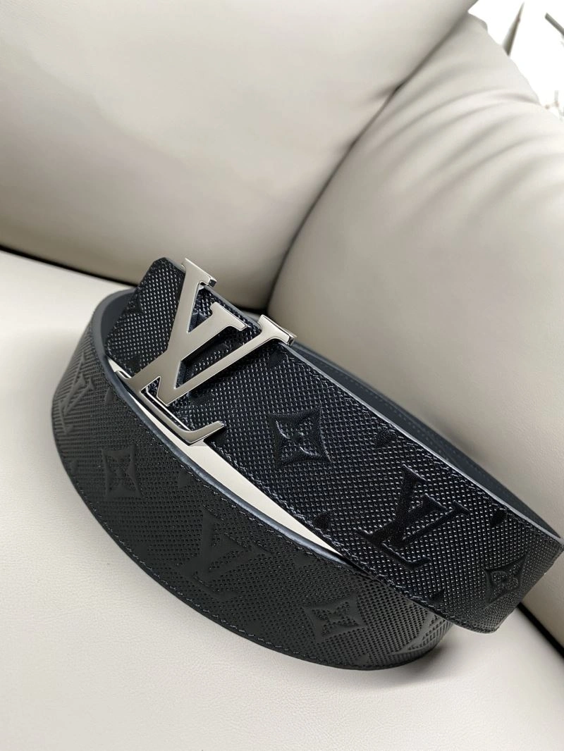 Minimalist Louis Vuitton Belts 301904