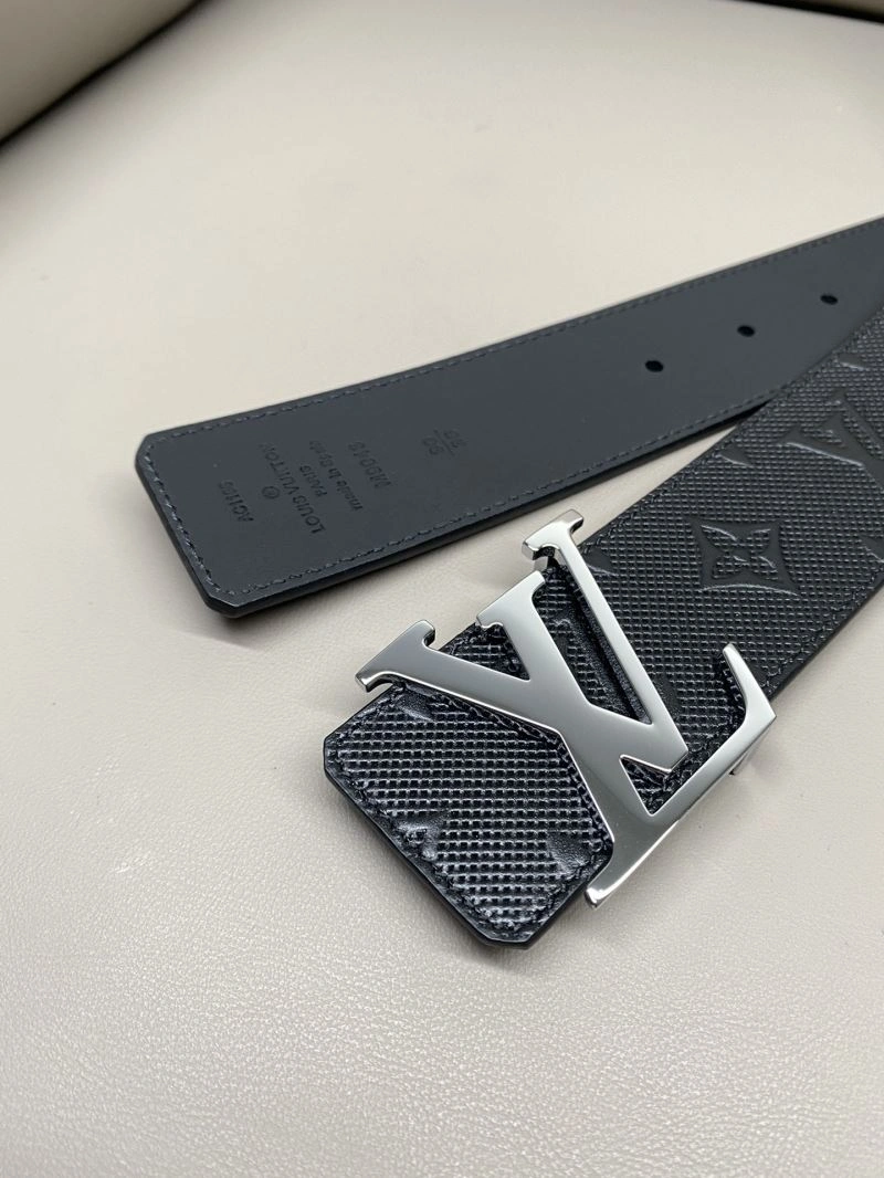 Minimalist Louis Vuitton Belts 301904