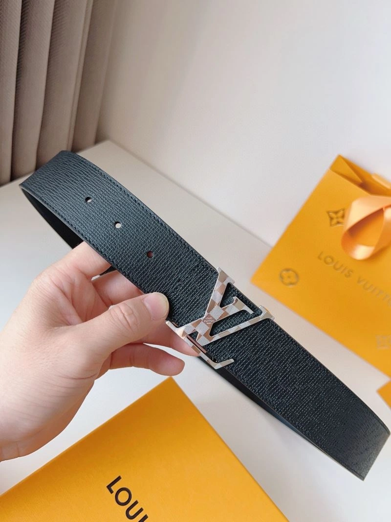 Versatile Louis Vuitton Belts 301865