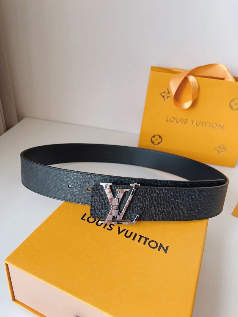 Versatile Louis Vuitton Belts 301865
