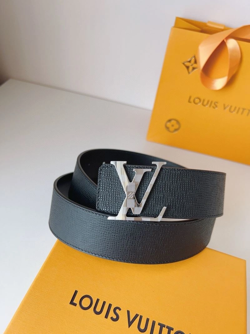 Versatile Louis Vuitton Belts 301865