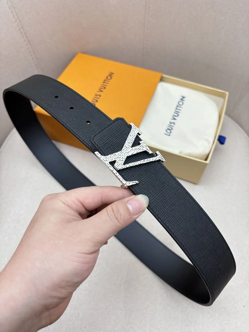 Stretchable Louis Vuitton Belts 301801