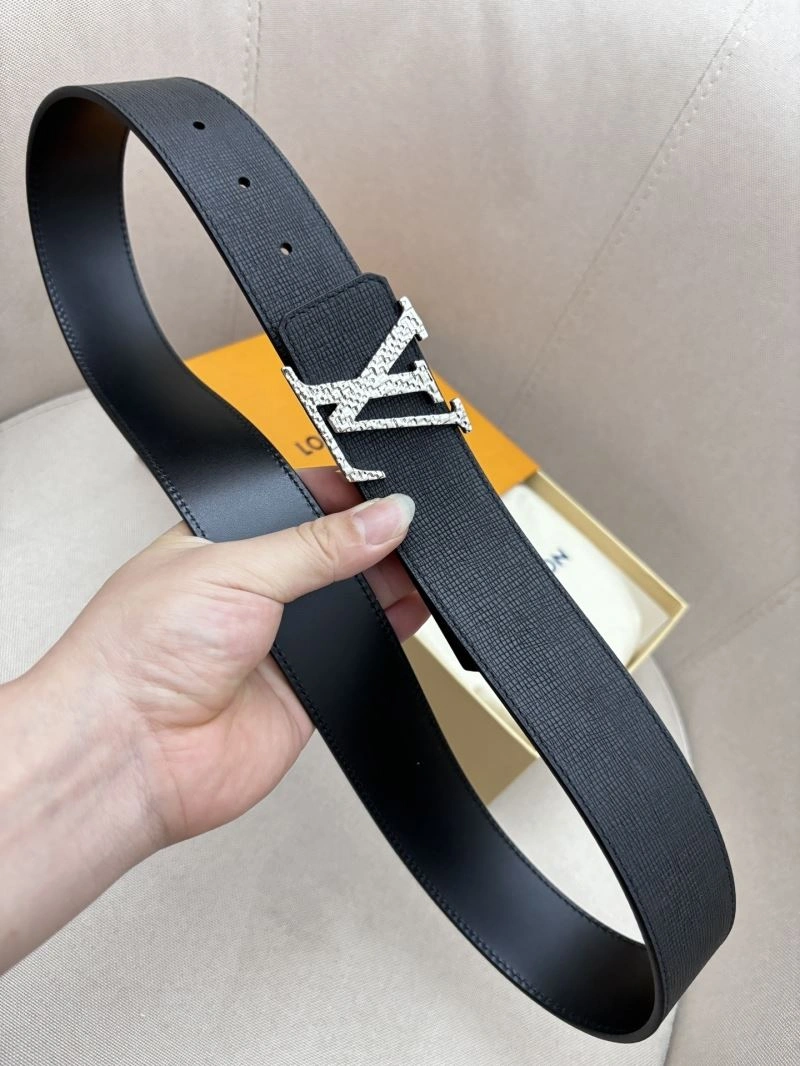 Stretchable Louis Vuitton Belts 301801