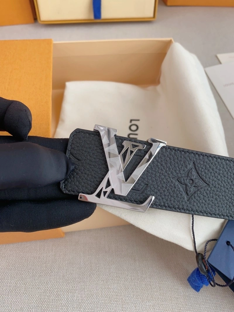 Louis Vuitton Belts Attractive 297181
