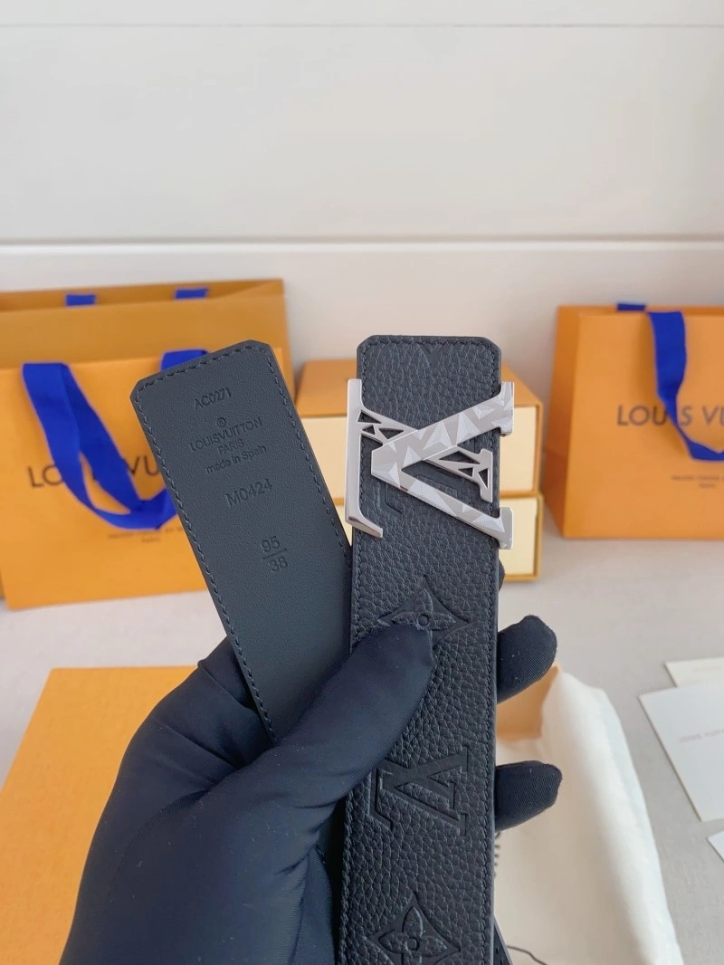 Louis Vuitton Belts Attractive 297181