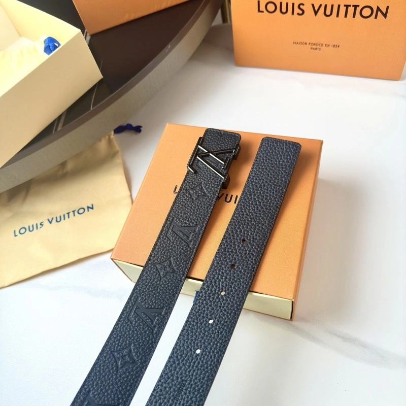 Effortless Louis Vuitton Belts 297070