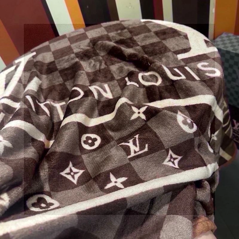 Louis Vuitton Blanket WeatherProof 256564