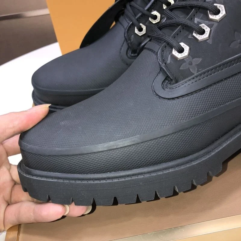 Versatile Louis Vuitton Boots 30879