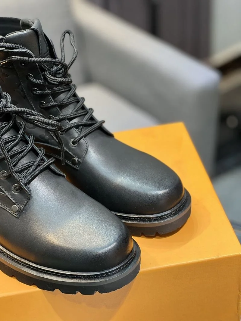 RelaxedFit Louis Vuitton Boots 30898