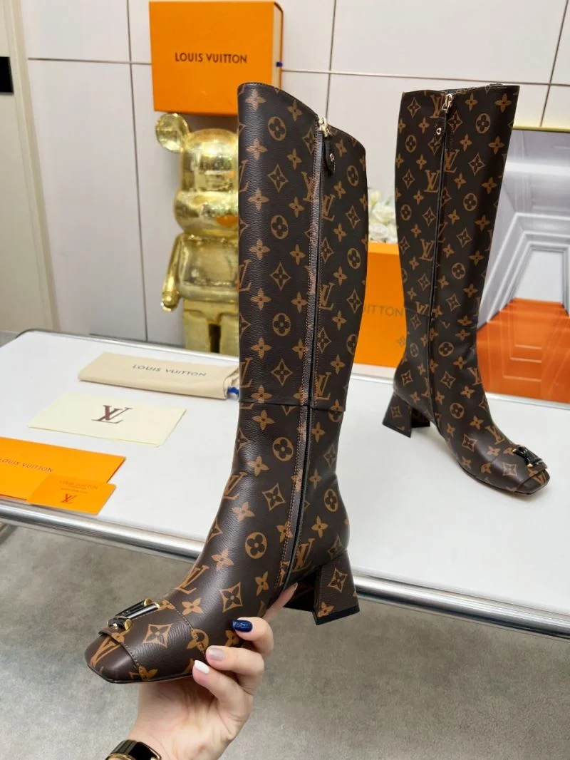 Supportive Louis Vuitton Boots 32422