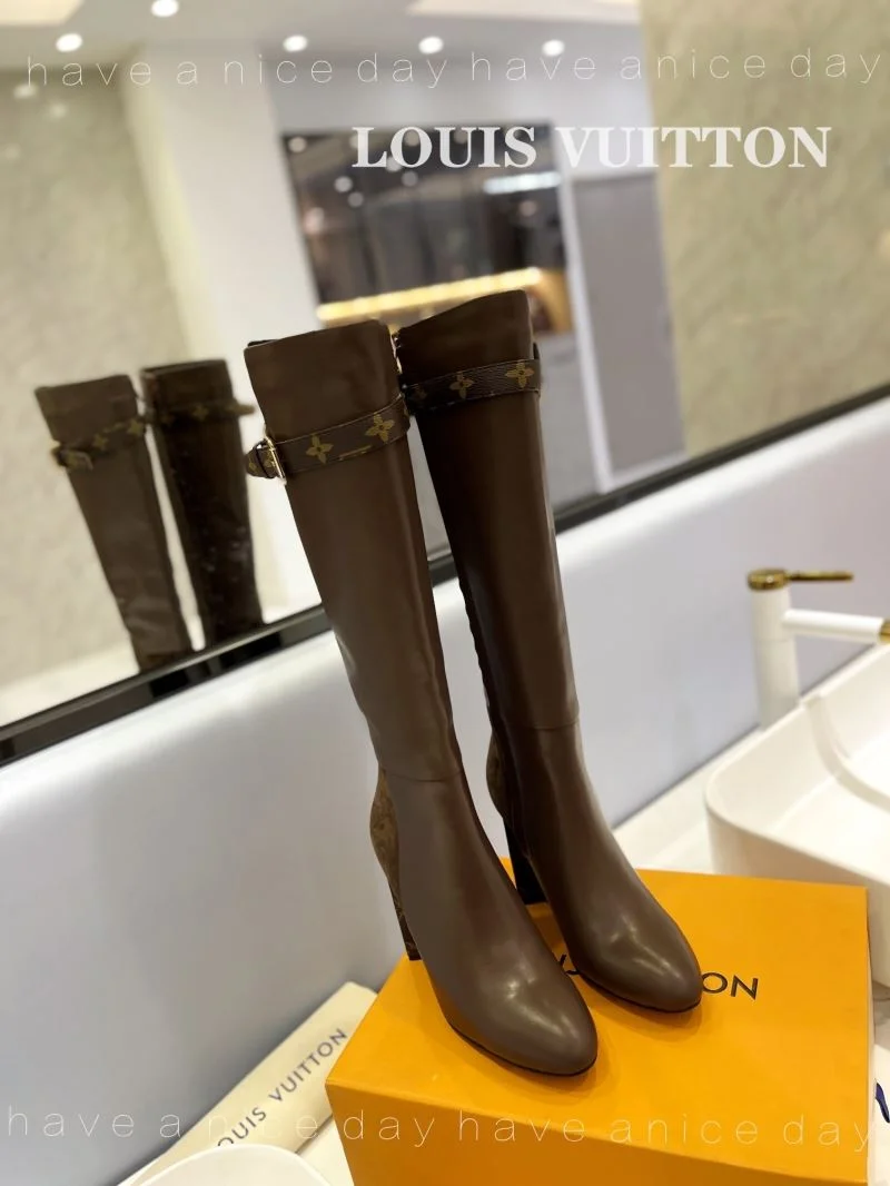 Louis Vuitton Boots Casual 32416