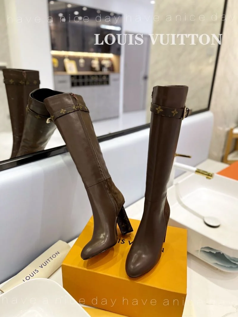 Louis Vuitton Boots Casual 32416