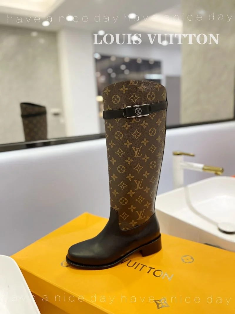 Lightweight Louis Vuitton Boots 32413