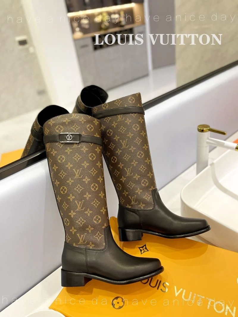 Lightweight Louis Vuitton Boots 32413