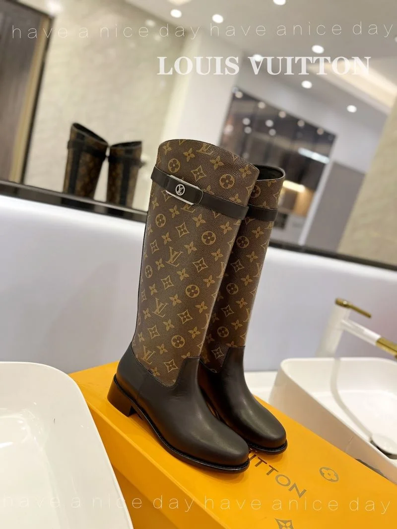Lightweight Louis Vuitton Boots 32413