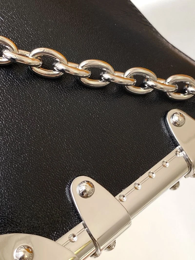 Classic Louis Vuitton Box Bags 43400