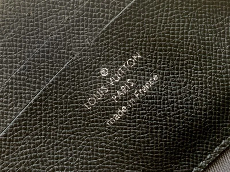 Stretchable Louis Vuitton Box Bags 43070