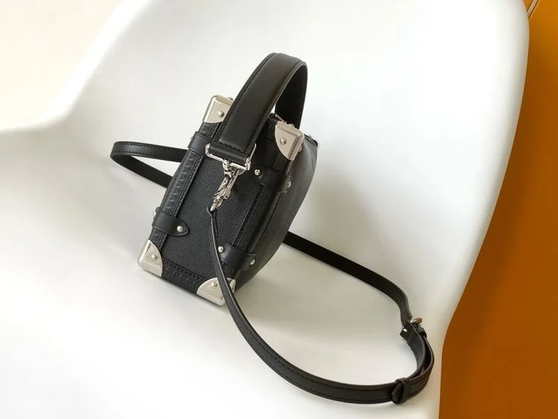 Stretchable Louis Vuitton Box Bags 43096