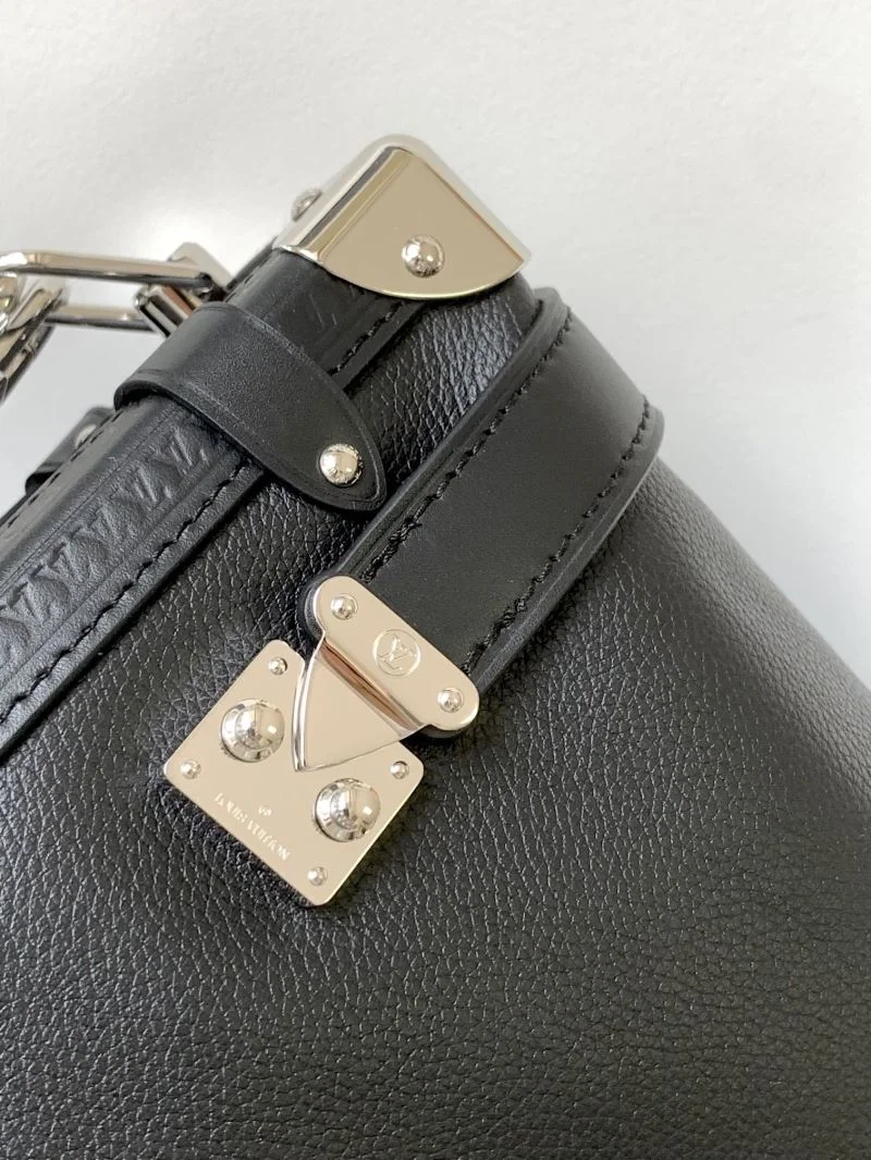 Stretchable Louis Vuitton Box Bags 43096